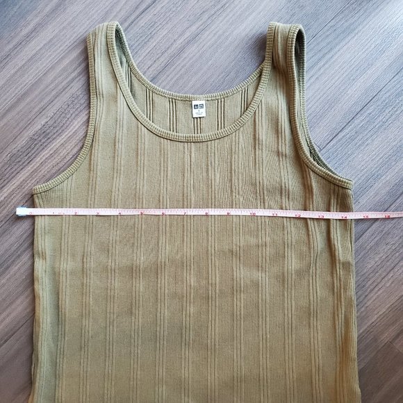 Uniqlo Ribbed Tank Top in Olive Green - Picture 5 of 8